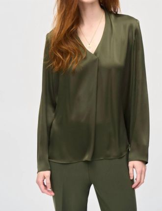 Joseph Ribkoff Satin Straight Top In Iguana