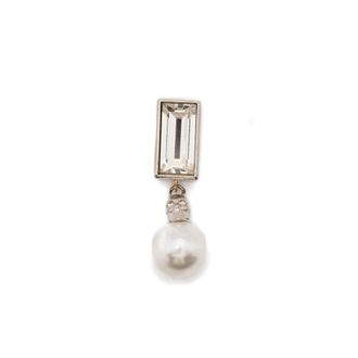Alexander McQueen Faux-pearl Embellished Earring