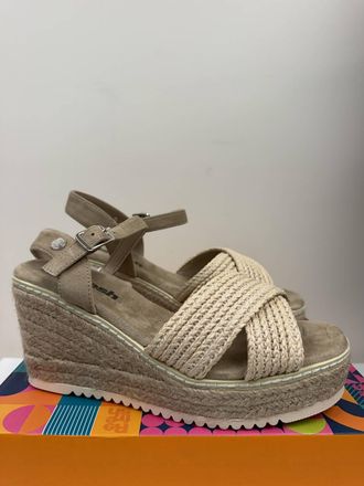 Xti Womens Casual Sandals In Beige