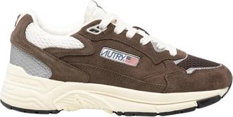 Autry Hyperway Lage Sneakers van Su&egrave;de en Mesh - Dames - Sneakers - Bruin - 37 EU - Su&egrave;de - Schoenen