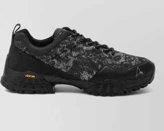 Roa sneaker pull tab rubber sole design