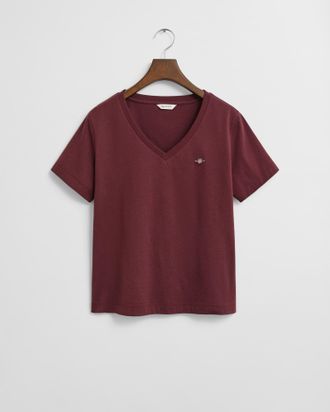 GANT T-Shirt GANT REG SHIELD KA V-NECK T-SHIRT, Damen, Gr. L, plum wine, Jersey, Obermaterial: 100% Baumwolle, Basic, regular fit h&uuml;ftlang, V-Ausschnitt, a