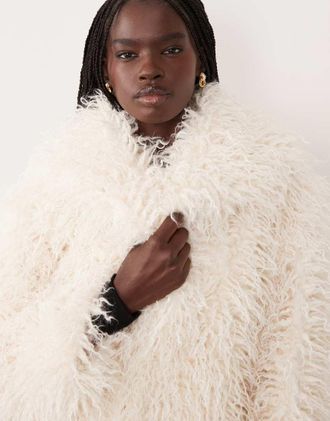 4th & Reckless giacca con collo oversize morbido in pelliccia color crema-Bianco