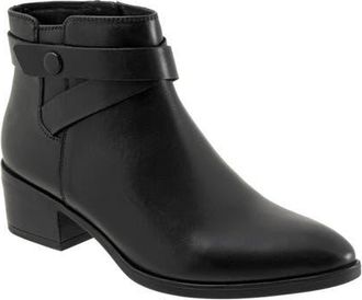 Softwalk Lira Ankle Boot in Black at Nordstrom, Size 10.5