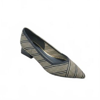 Gioseppo Womens Striped Heeled Shoes In Black/tan