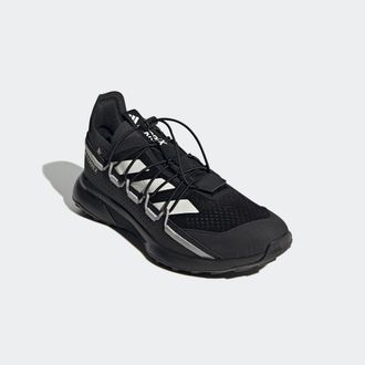 ADIDAS TERREX Wanderschuh ADIDAS TERREX VOYAGER 21 REISE, Herren, Gr. 44,5, schwarz-weiss (core schwarz, chalk wei&szlig;, grau two), Synthetik, Textil, Schuhe Wanderschu