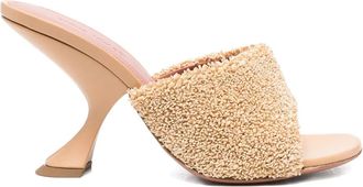 Amina Muaddi 95 mm Taylor raffia sandalen met sculpturale hak - Beige