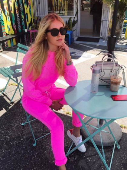 International PINK day: inizia il weekend al TOP con un look rosa neon