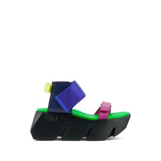 United Nude Bull Run