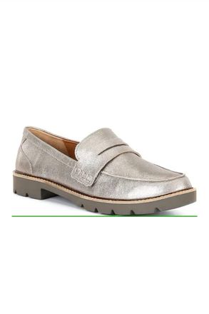 Aetrex Womens Collette Loafer In Brushed Silver