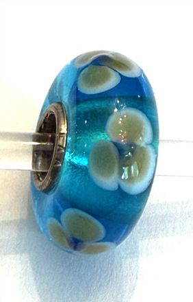 Trollbeads Womens Universal Flowers Glass Bead In Unique Teal With Beige