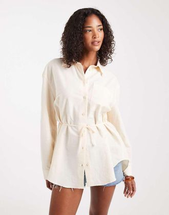 Miss Selfridge Camicia oversize e stretta in vita color latticello-Giallo