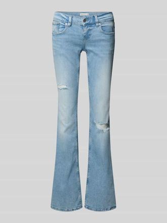 Gina Tricot Flared Fit Jeans im Used-Look in Hellblau, Gr&ouml;&szlig;e 34