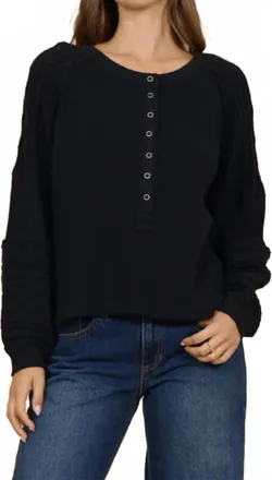 Vintage Havana Waffle Knit Henley Top In Black