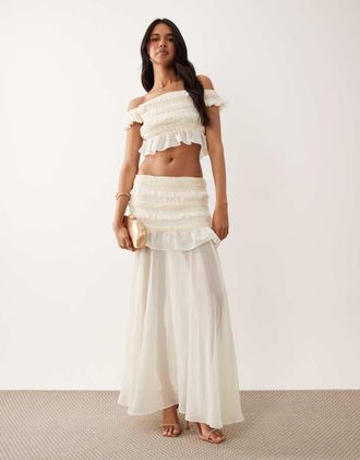 Tfnc Gonna lunga arricciata in chiffon color crema trasparente con volant in coordinato-Bianco