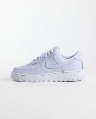 Nike Air Force 1 07 sneakers in raso blu