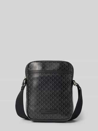 Calvin Klein Handtasche mit Logo-Muster und Schulterriemen in BLACK, Gr&ouml;&szlig;e 1