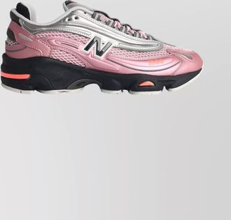 New Balance low-top sneakers