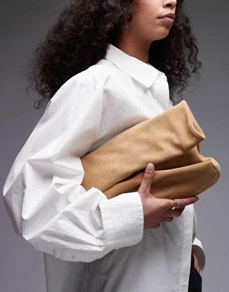 & Other Stories Pochette a mano ripiegata in camoscio marrone chiaro neutro con tracolla rimovibile