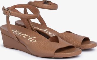 Pedro Garcia Brown cervo wedge sandal | Wamika | Fall-winter 26 |