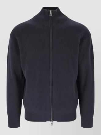Closed crewneck jacket high collar ribbed texture