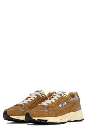 Autry Hyperway Low Sneaker in Cigar/Silver at Nordstrom, Size 10Us