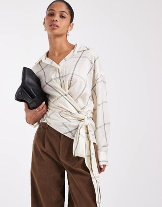 & Other Stories camicia in puro cotone con vita stretta, a quadri bianchi-Bianco