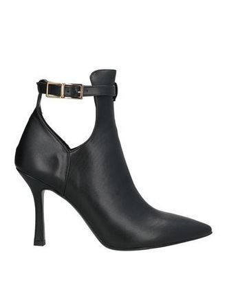 Nila & Nila Ankle boots