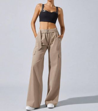 Heroine Sport Ava Performance Cargo Pants In Beige