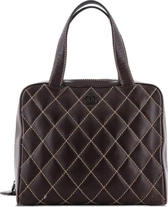 Chanel Surpique Zip Around Quilted Leather Medium satchel - Bruin