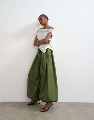 Topshop Pantaloni a palloncino oversize color kaki con fondo elasticizzato-Blu