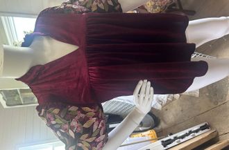 THML Clothing Womens Velvet V-Neck Top In Burgundy