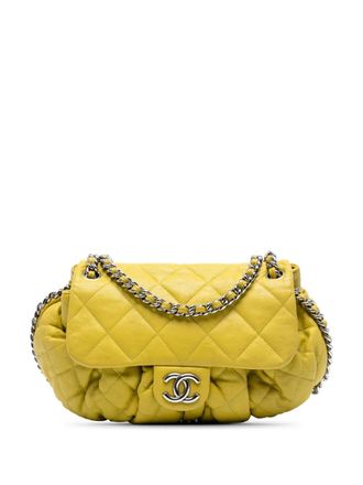 Chanel Borsa a tracolla CC in pelle di agnello trapuntata con battente e catena 2011 - Giallo