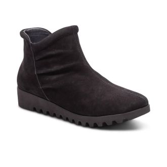Aetrex Womens Zoey Slip On Boot In Black