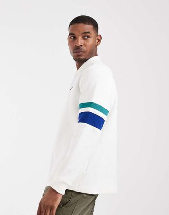 Fred Perry Felpa stile polo bianca con bordi a contrasto e logo sulle maniche-Bianco