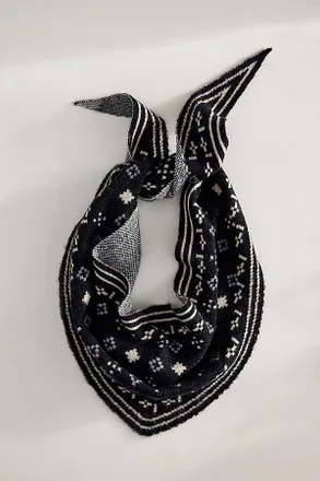 Terrain Foulard Triangle Scarf