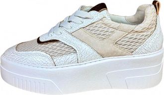Softwaves Womens Bibi Sneakers In Tan/white