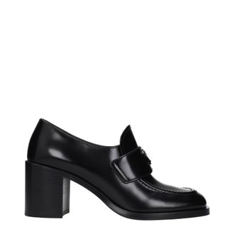 Prada Damens Dekollet&eacute; aus schwarzem Leder