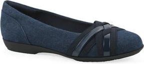 White Mountain Chic Flat in Dark Blue/Denim/Fabric at Nordstrom Rack, Size 7.5
