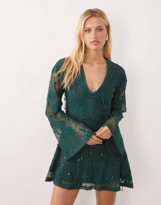Asos Vestito corto verde alluncinetto con scollo profondo e maniche lunghe decorato-Nessun colore