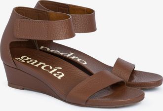 Pedro Garcia Brown cervo wedge sandal | Wassila | Fall-winter 26 |