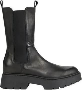 Noa. A Ankle boots