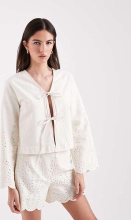 Only Giacca in denim &eacute;cru allacciata sul davanti con dettagli alluncinetto in coordinato-Bianco