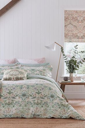 Morris & Co. Strawberry Thief Duvet Cover in Light Pink | Size: Super King