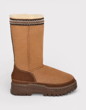 UGG Womens Classic Tall TrailGazer Boot Chestnut - Brown - Size: 8