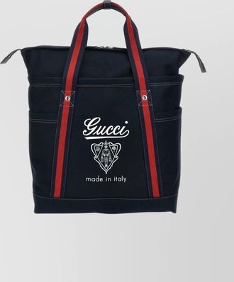 Gucci spacious shopping tote featuring emblem