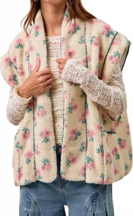 Bibi Floral Print Drop Shoulder Fleece Vest With Patch Pockets In Beige Multi