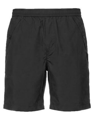 Moncler BOTTOMWEAR - Shorts & Bermuda Shorts sur YOOX.COM