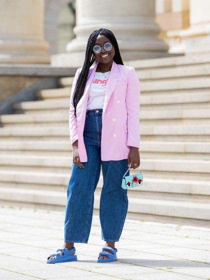 Jeanstrend: barrel jeans zien er geweldig uit en flatteren je figuur