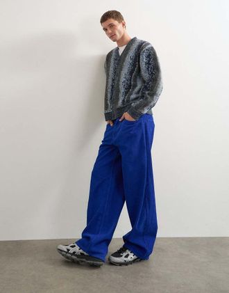 Topman pantaloni in velluto a coste dalla vestibilit&agrave; ampia blu cobalto